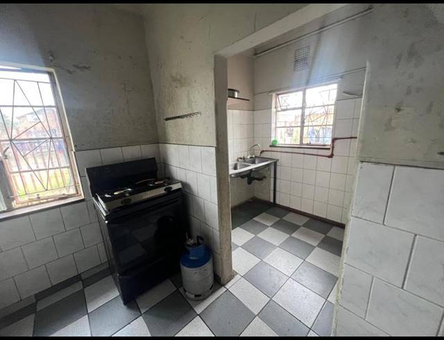 6 BEDROOM HOUSE FOR SALE IN PRETORIA WEST